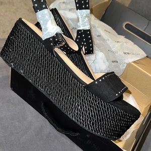 Fashion nova sandals